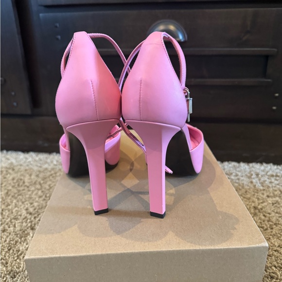 Givenchy G-Lock Platform Pumps in Leather Pink Sz. 40 EU (9.5 US, 7 UK) NEW - Picture 6 of 8